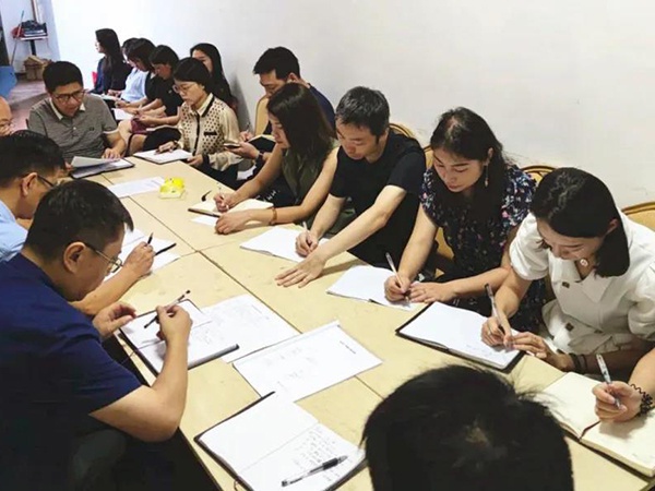 文演教育開(kāi)展“抓政治理論學(xué)習(xí)，強(qiáng)化意識(shí)形態(tài)工作”專(zhuān)