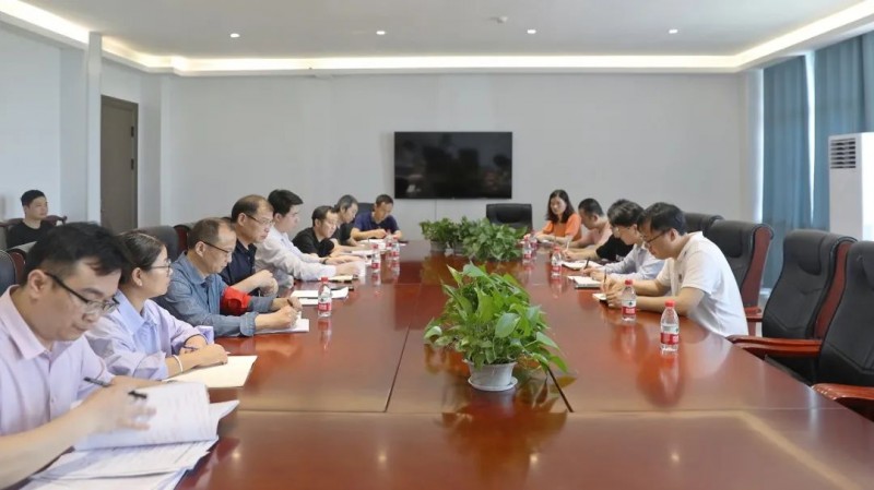 文演集團(tuán)黨委委員、副總經(jīng)理柯亨龍赴南昌市文演高級(jí)中